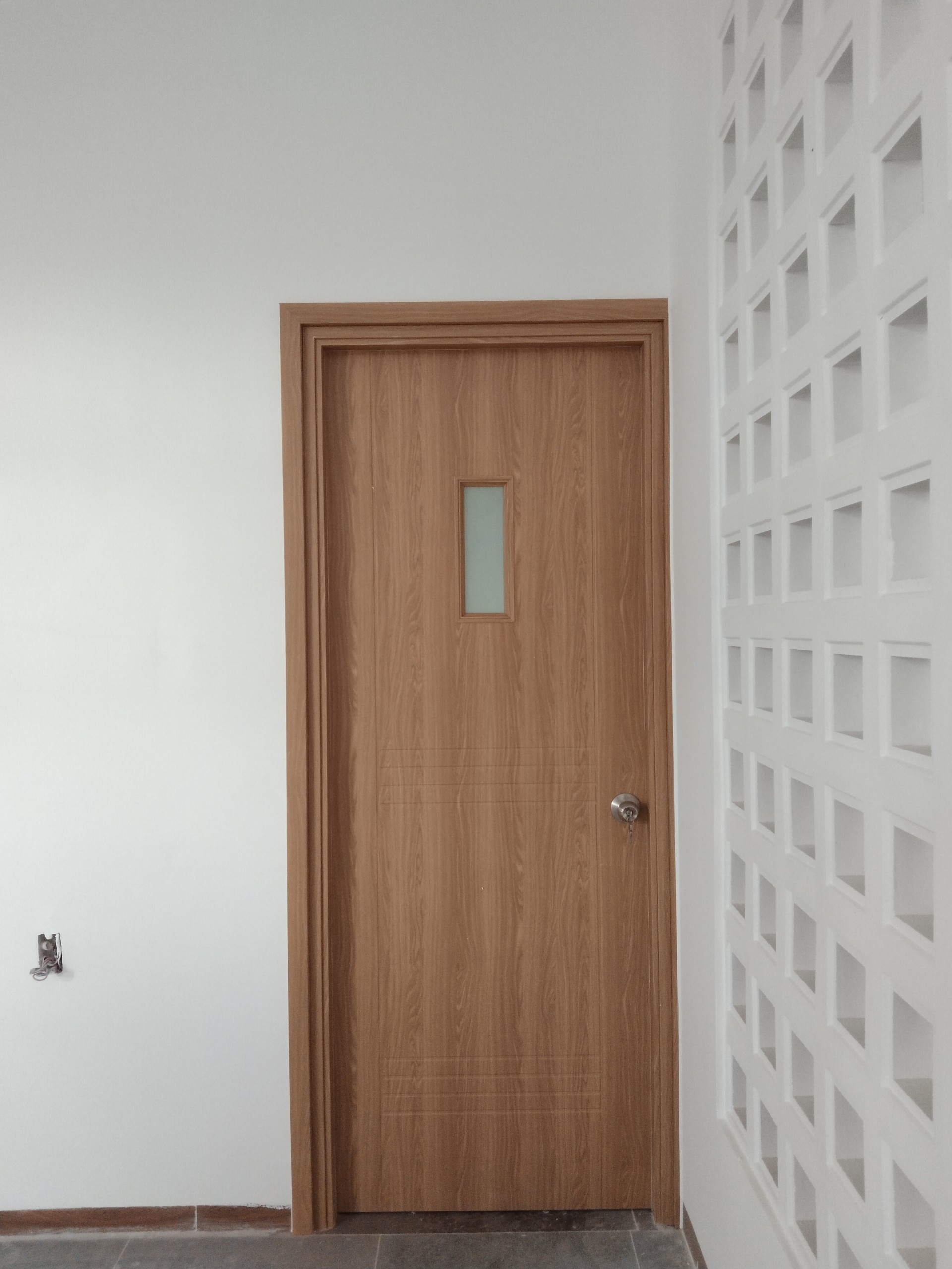 Cửa nhựa composite nhà vệ sinh | Mẫu cửa đẹp giá rẻ